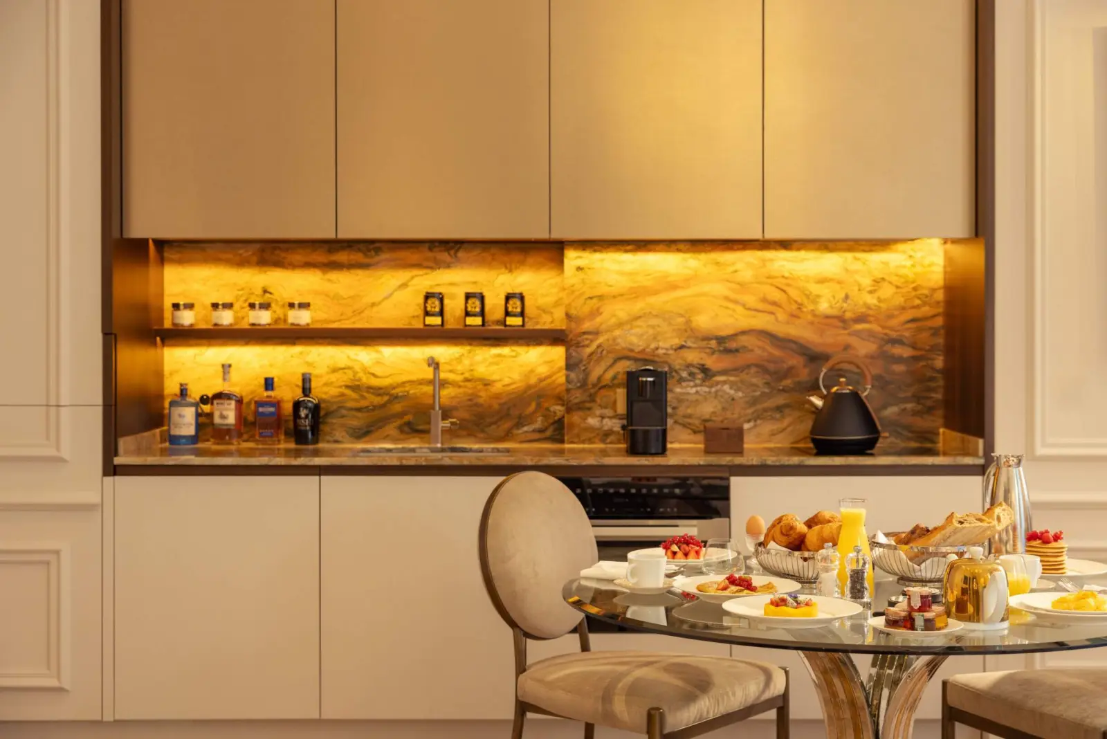 Breakfast served in the Galliera suite kitchen — Maison Bauchart