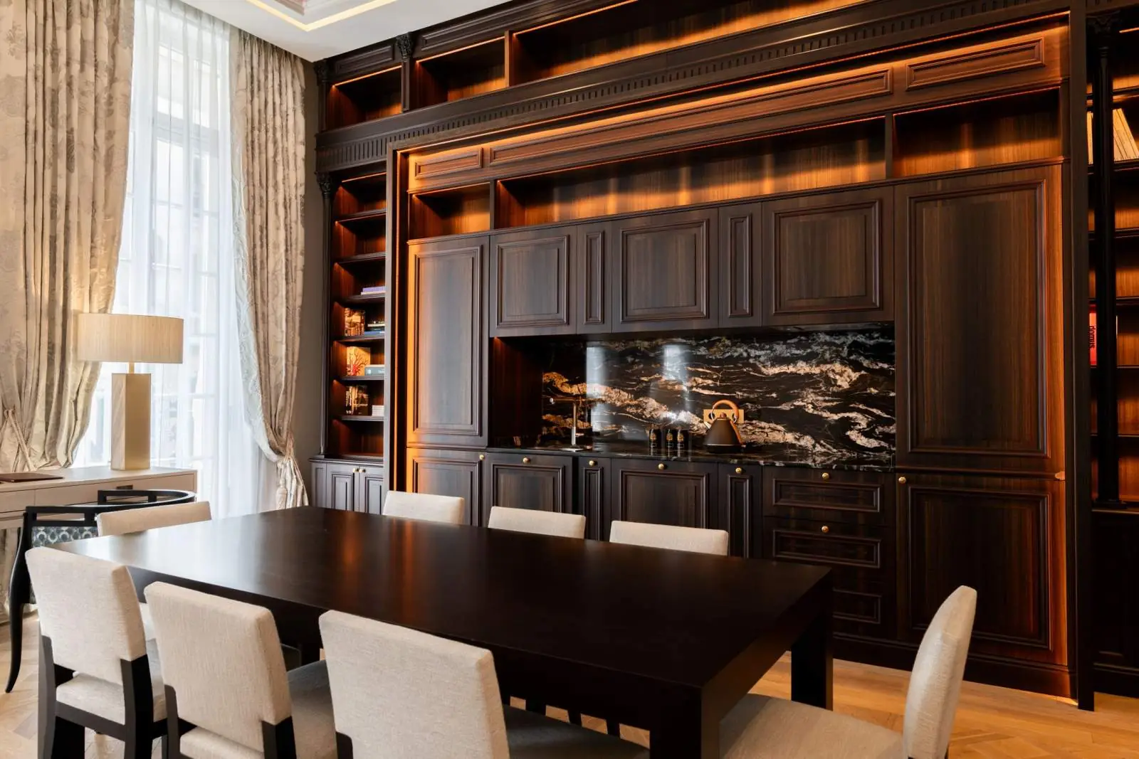 The George V Suite dining room in front of the library — Maison Bauchart