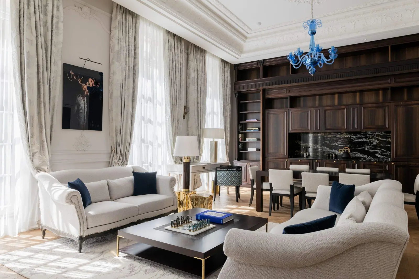 High moulded ceilings in the Signature Suite George V — Maison Bauchart