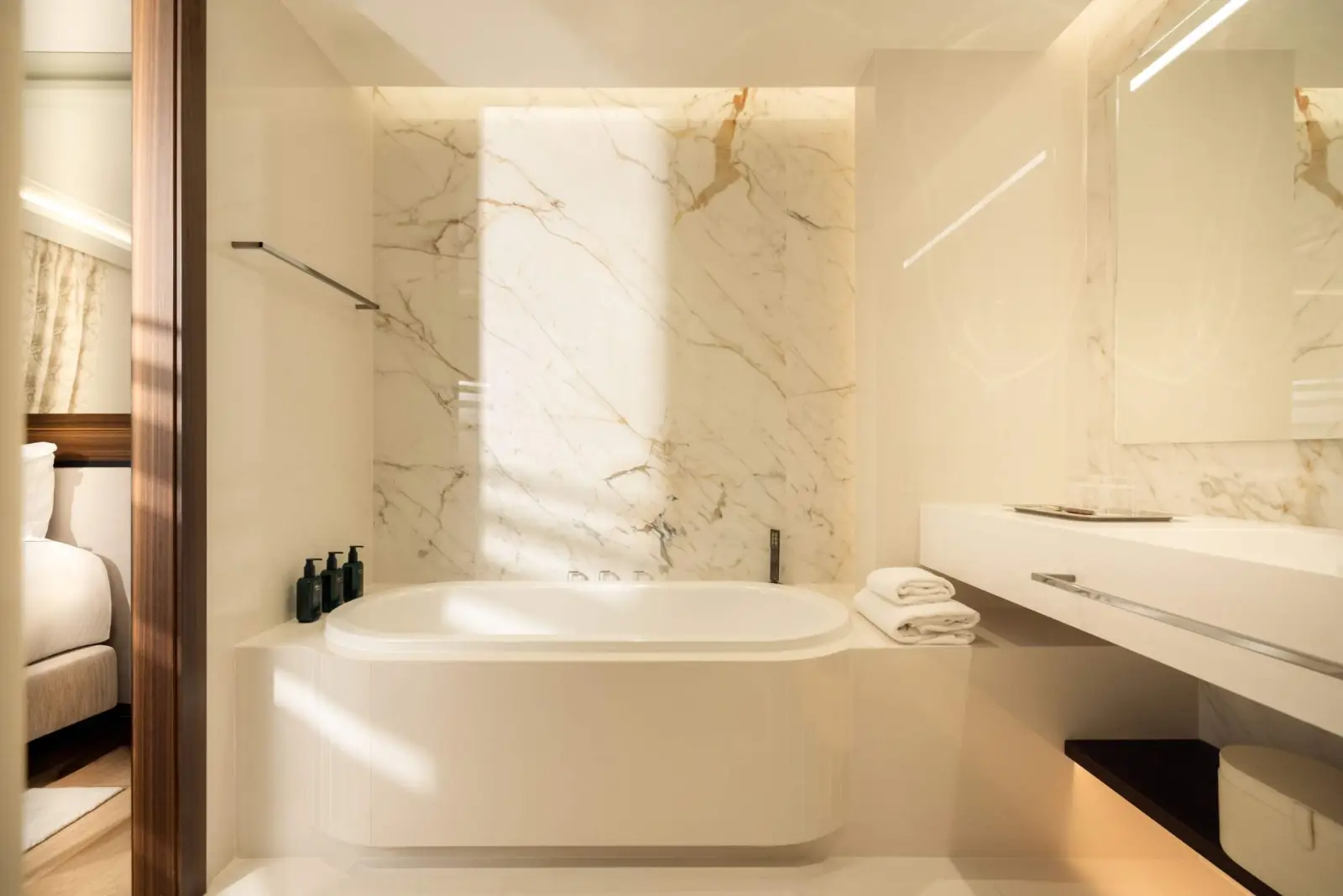 Magellan Suite, the marble bathroom — Maison Bauchart, Paris 8th