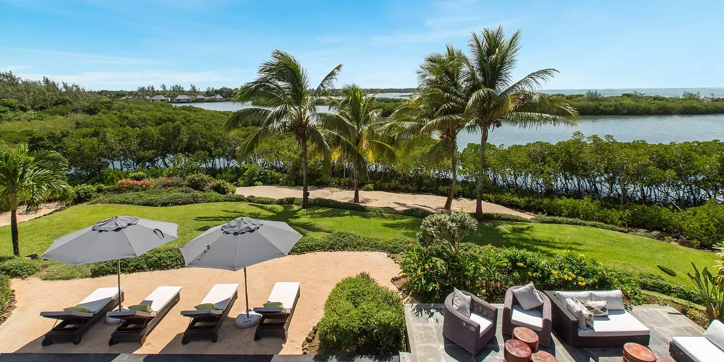 Vue sur le lagon depuis une villa Four Seasons à Anahita
