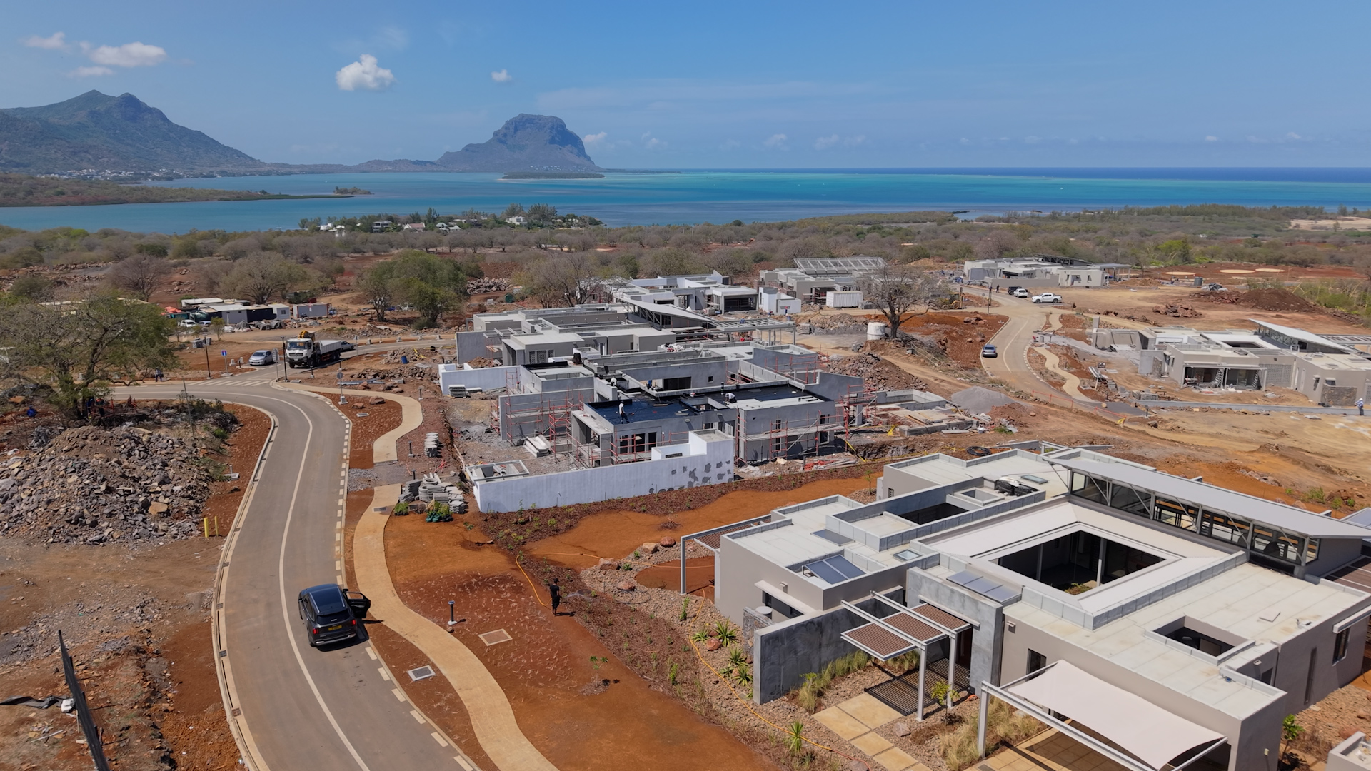 Harmonie construction — Villas under construction & lagoon
